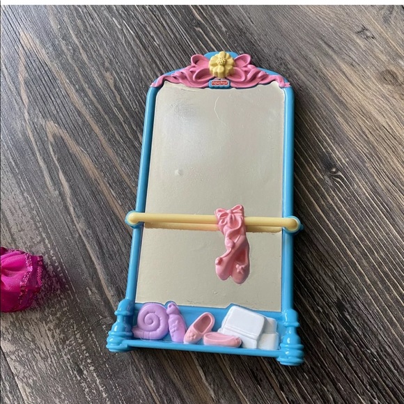 Fisher Price Loving Family Ballerina girl &mirror - Picture 5 of 5